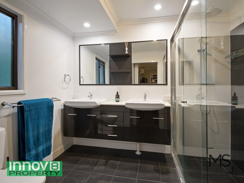 21 Buranda Road, Clear Mountain QLD 4500