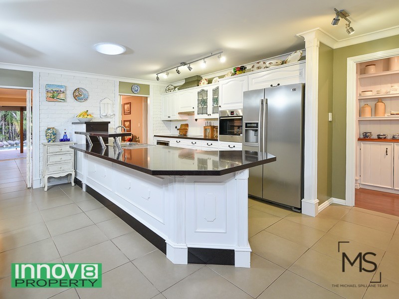 6 Bracken Court, Cashmere QLD 4500