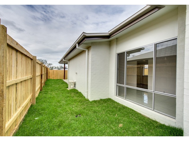 19 Meadows Circuit, Bellbird Park QLD 4300