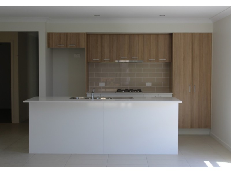 8 Balla Balla Crescent, Ormeau Hills QLD 4208