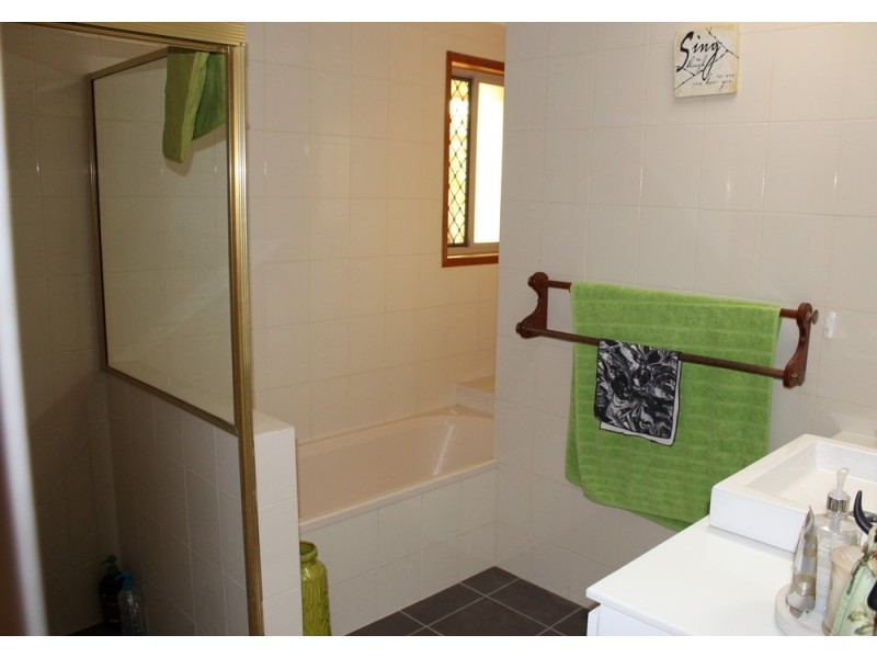 303 Horizon Drive, Westlake QLD 4074