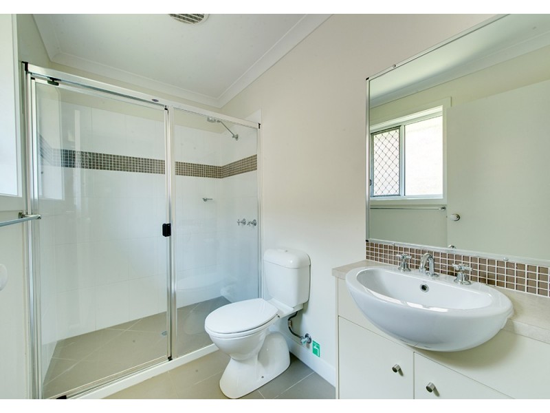 16 Pleasant Drive, Redbank Plains QLD 4301