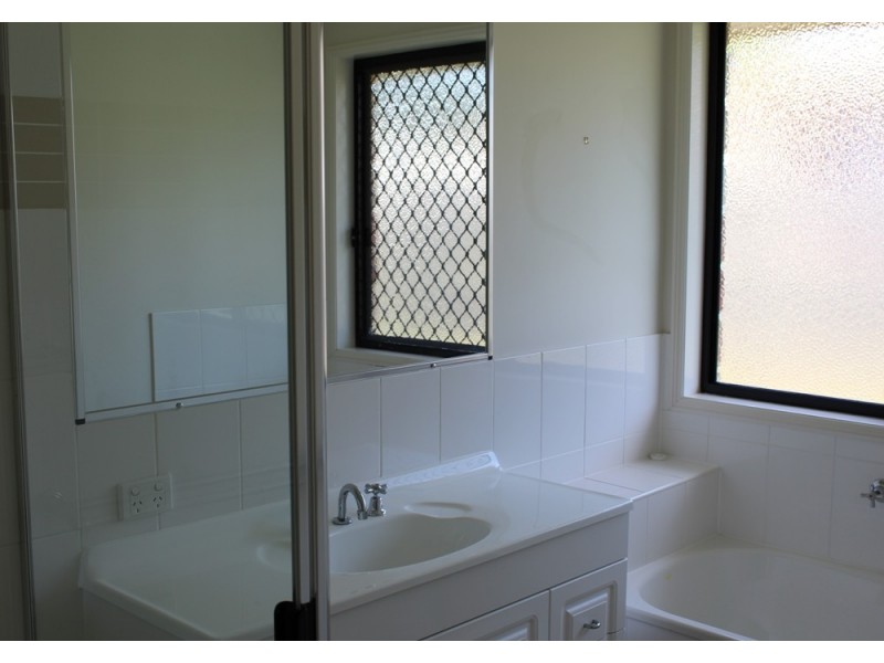 1 Wagtail Place, Bellbird Park QLD 4300