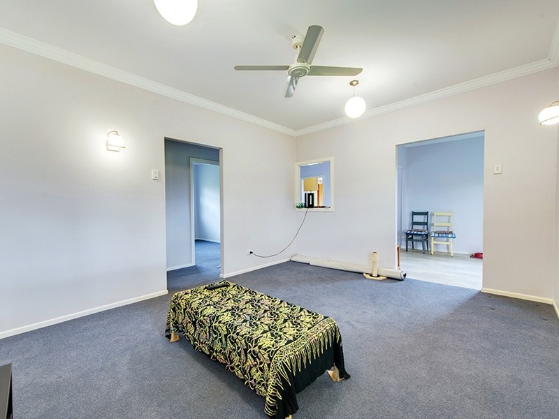8 Short St, Goodna QLD 4300