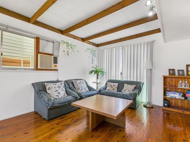 8 Peringa Street, Coopers Plains QLD 4108