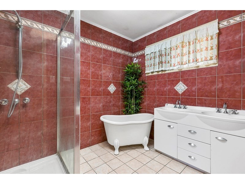 8 Peringa Street, Coopers Plains QLD 4108