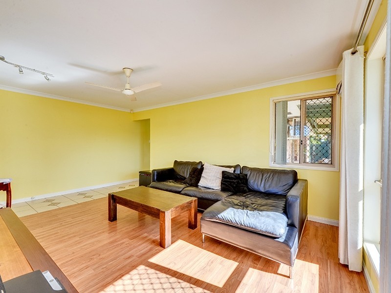 17 Barron Crt, Hillcrest QLD 4118