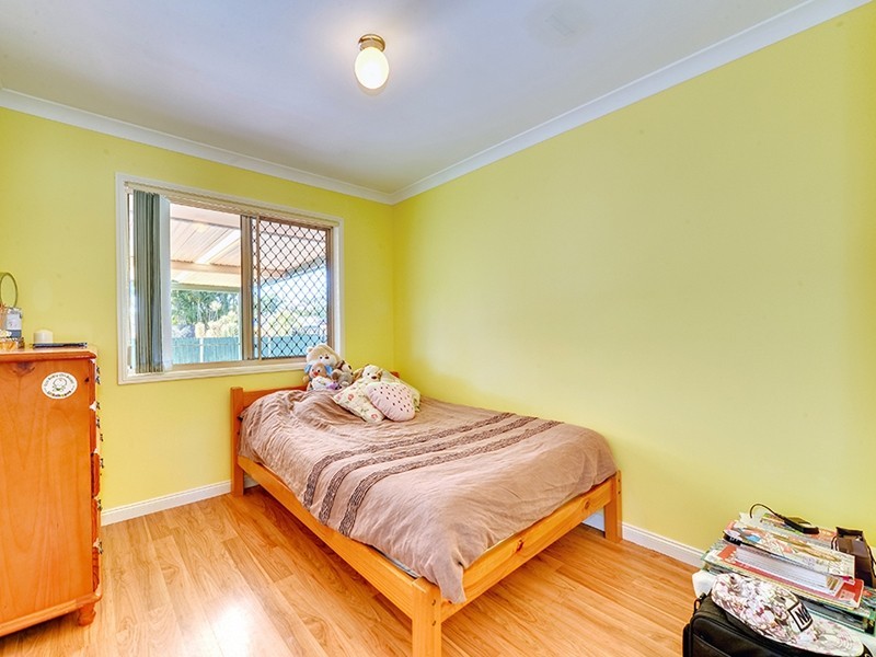 17 Barron Crt, Hillcrest QLD 4118