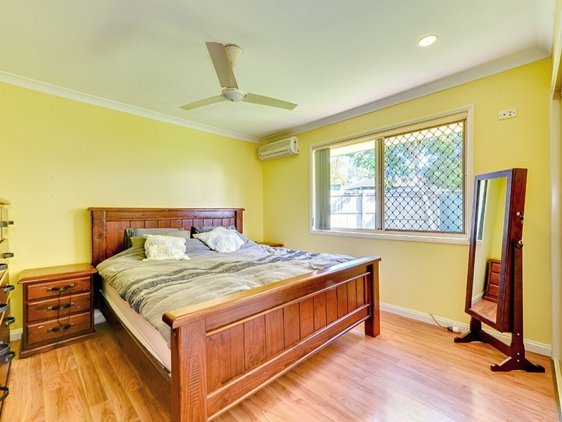 17 Barron Crt, Hillcrest QLD 4118