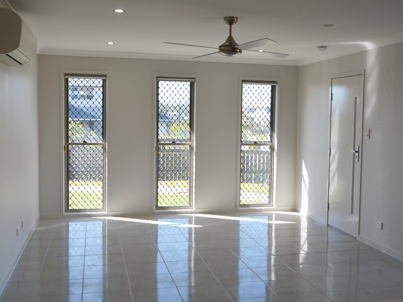 1/4 Serene Crescent, Springfield Lakes QLD 4300