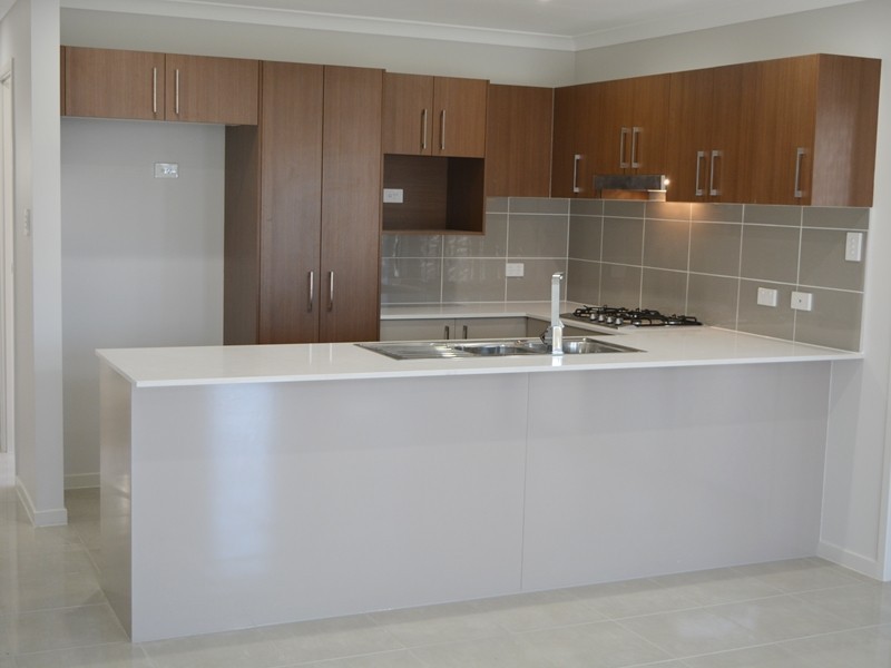 1/4 Serene Crescent, Springfield Lakes QLD 4300