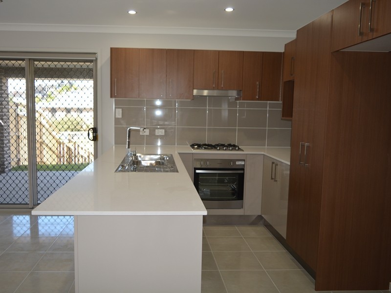 1/4 Serene Crescent, Springfield Lakes QLD 4300