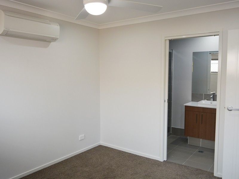 1/4 Serene Crescent, Springfield Lakes QLD 4300