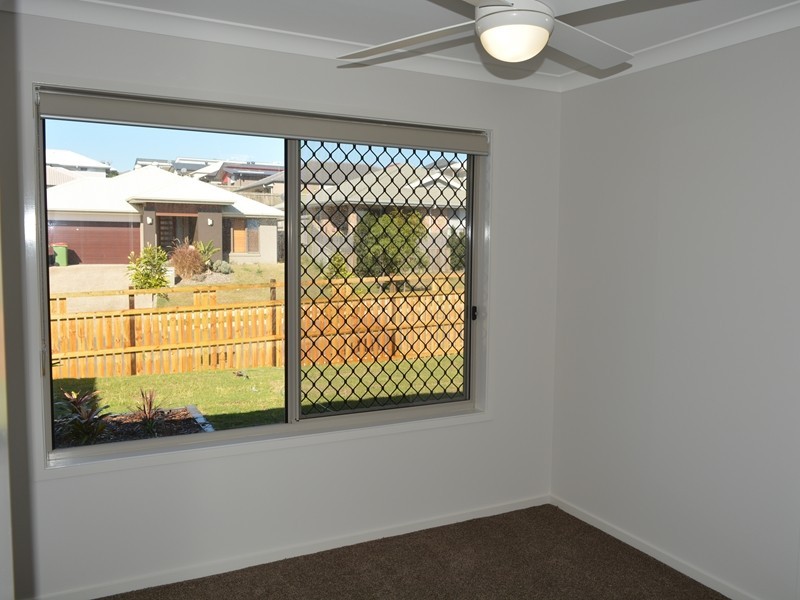 1/4 Serene Crescent, Springfield Lakes QLD 4300