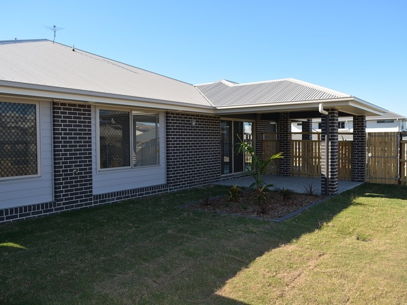 1/4 Serene Crescent, Springfield Lakes QLD 4300