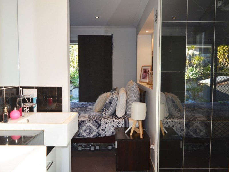 16 Walden Street, Redbank Plains QLD 4301