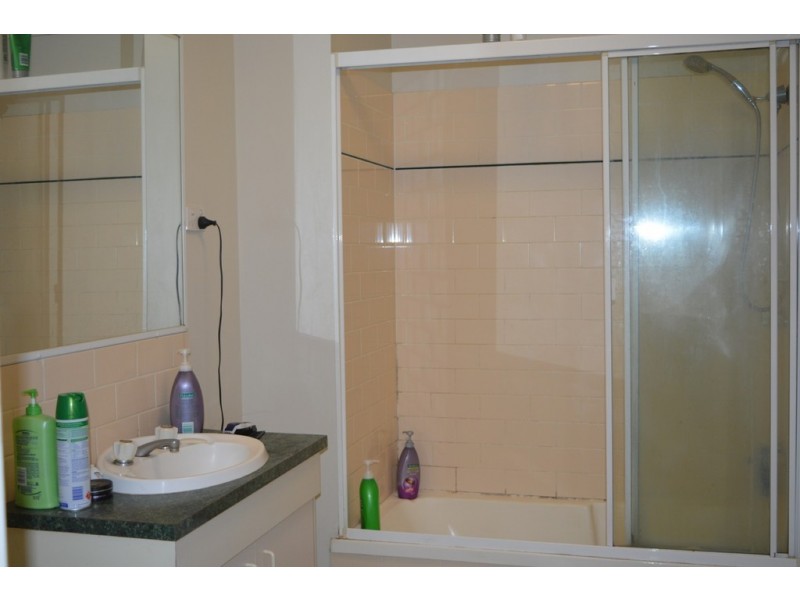 4/1 Rosegum Place, Redbank Plains QLD 4301