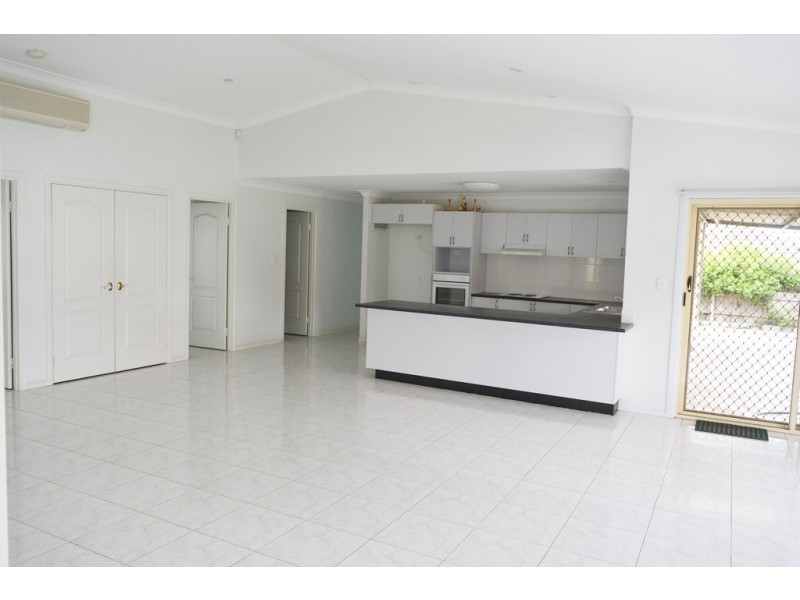 7 Gleneagles Crescent, Oxley QLD 4075