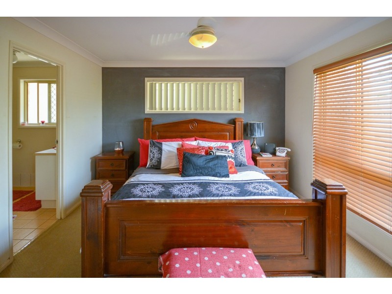 4 Greta Court, Camira QLD 4300