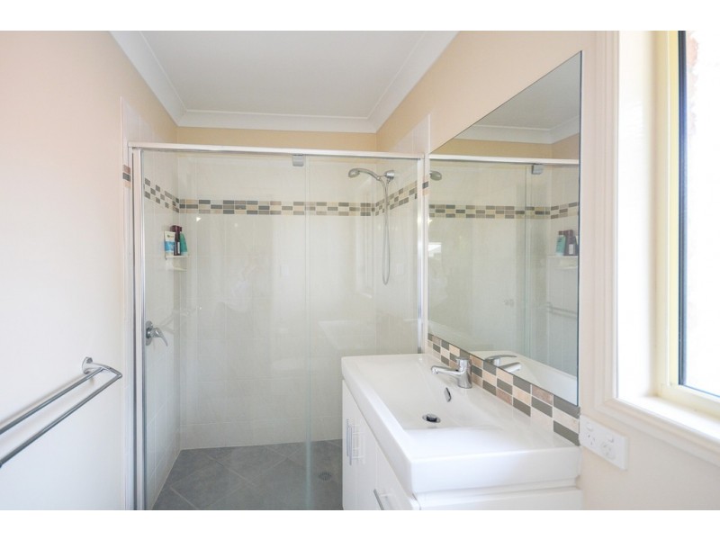 4 Greta Court, Camira QLD 4300