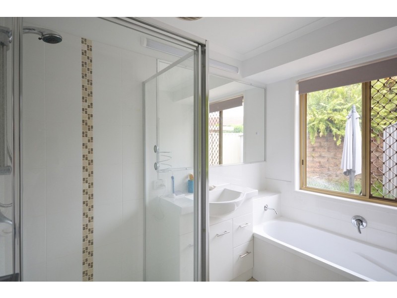 4 King Court, Collingwood Park QLD 4301