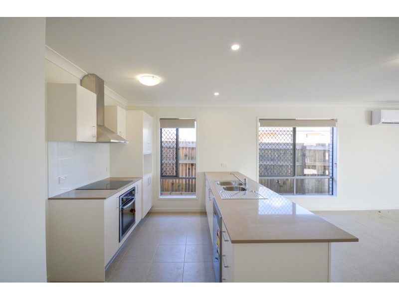 115 Fernbrooke Blvd, Redbank Plains QLD 4301