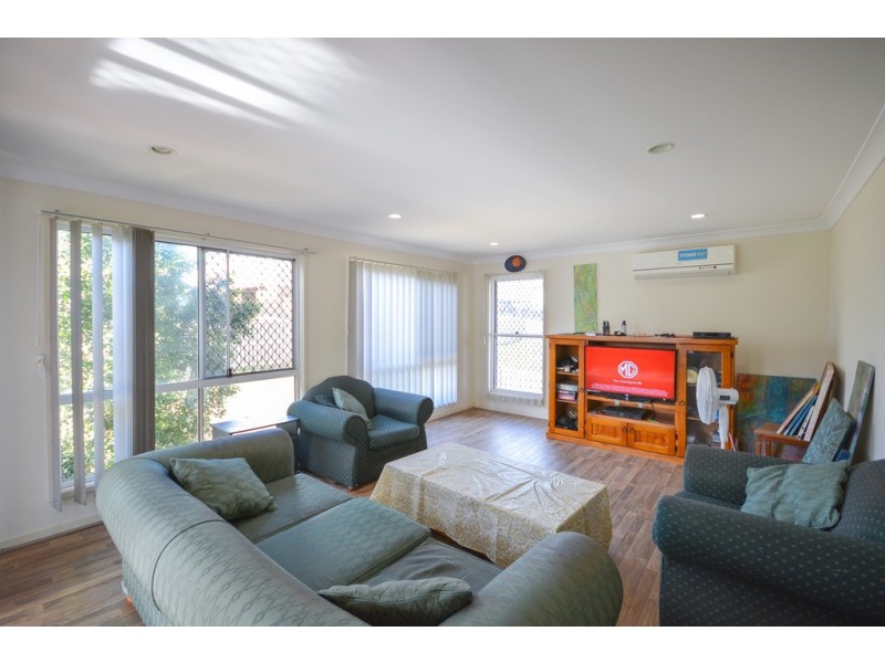 98 Ingles Drive, Redbank Plains QLD 4301