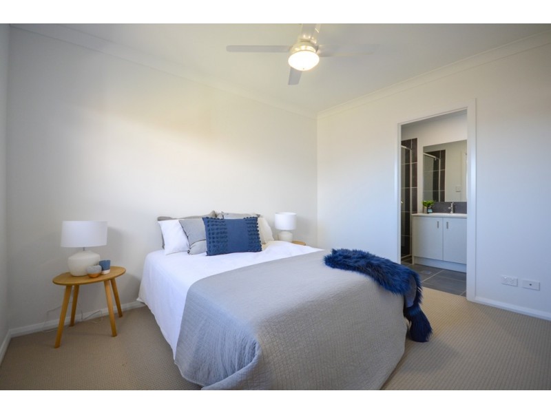 45 Meadows Circuit, Bellbird Park QLD 4300