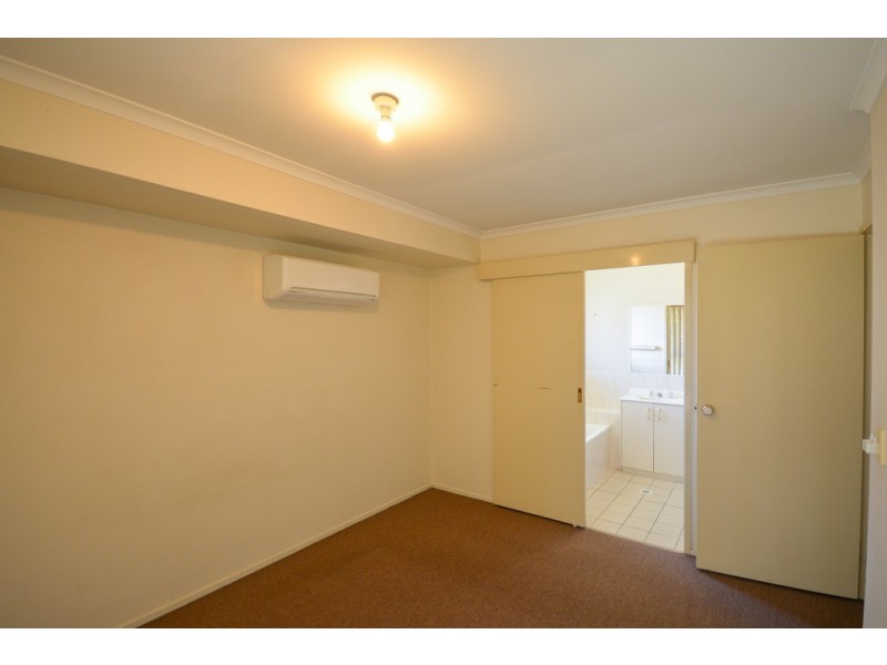 1/236 Brisbane Tce, Goodna QLD 4300