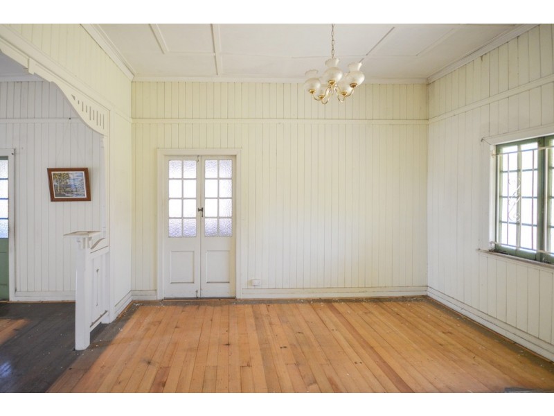 102 Smiths Road, Goodna QLD 4300