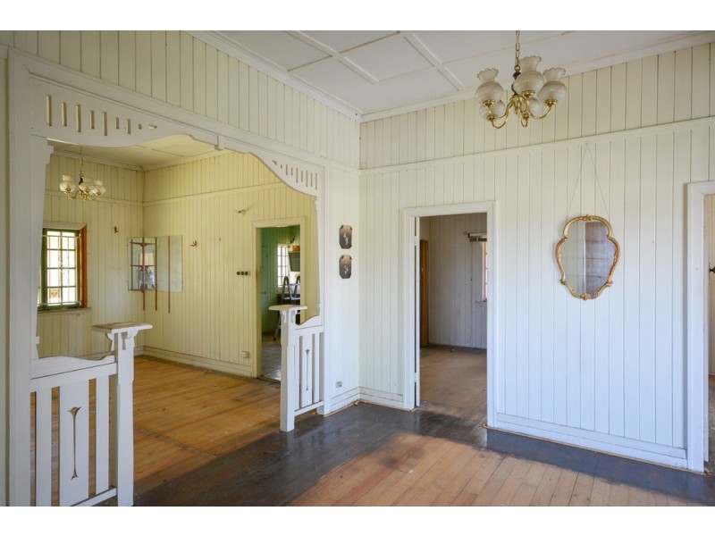 102 Smiths Road, Goodna QLD 4300