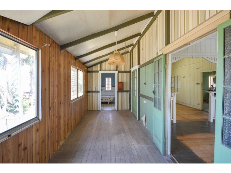 102 Smiths Road, Goodna QLD 4300