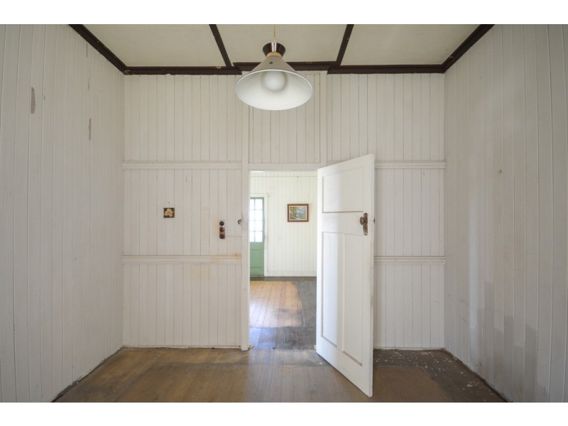 102 Smiths Road, Goodna QLD 4300