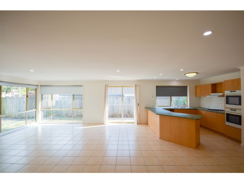 25 Whitmore Crs, Goodna QLD 4300