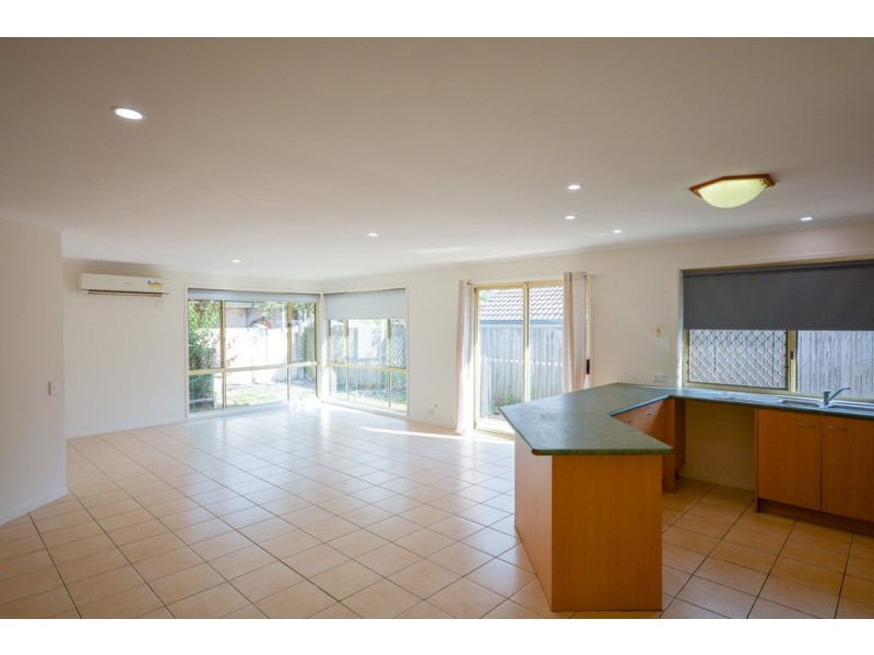 25 Whitmore Crs, Goodna QLD 4300
