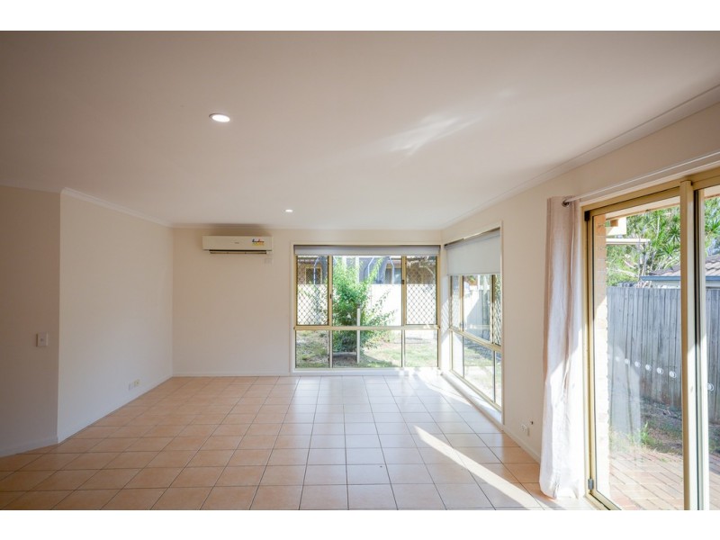 25 Whitmore Crs, Goodna QLD 4300