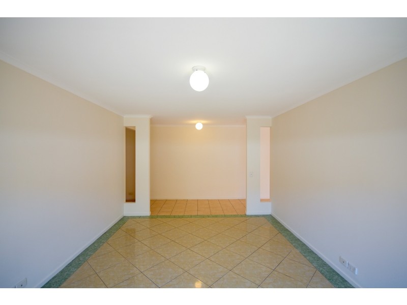 25 Whitmore Crs, Goodna QLD 4300