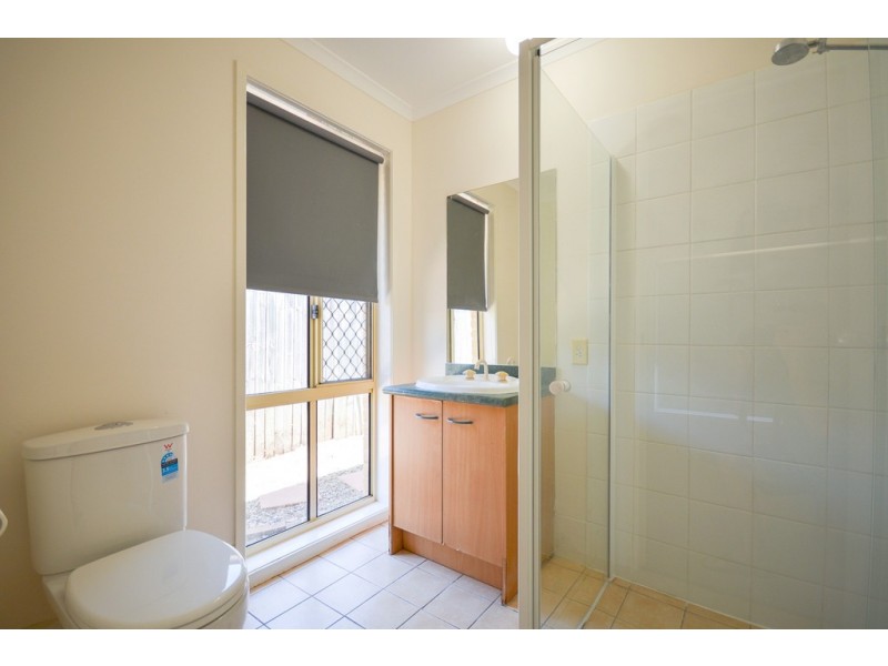 25 Whitmore Crs, Goodna QLD 4300