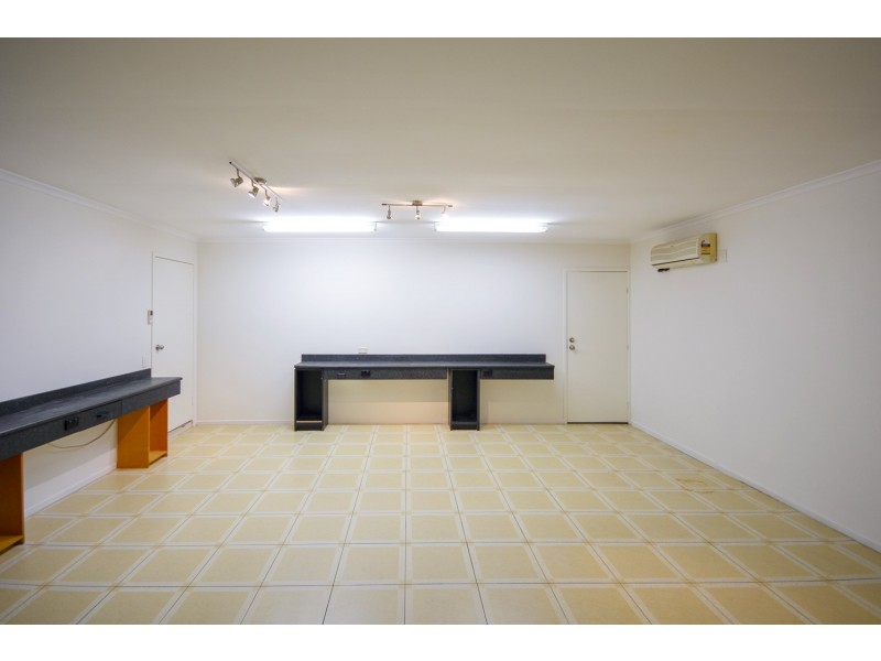 25 Whitmore Crs, Goodna QLD 4300