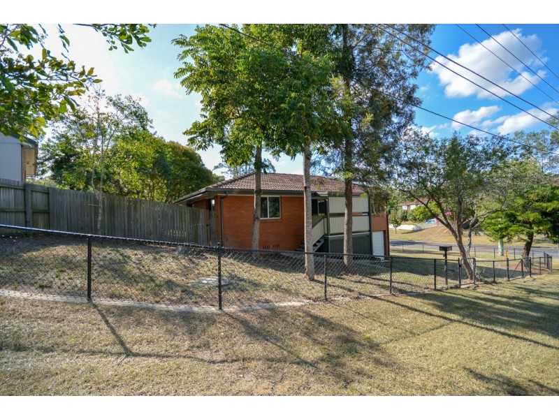 1 Hendren Court, Goodna QLD 4300
