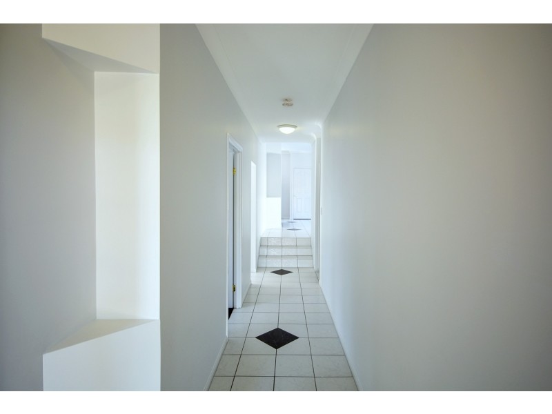 8 Forest Ridge Court, Springfield Lakes QLD 4300