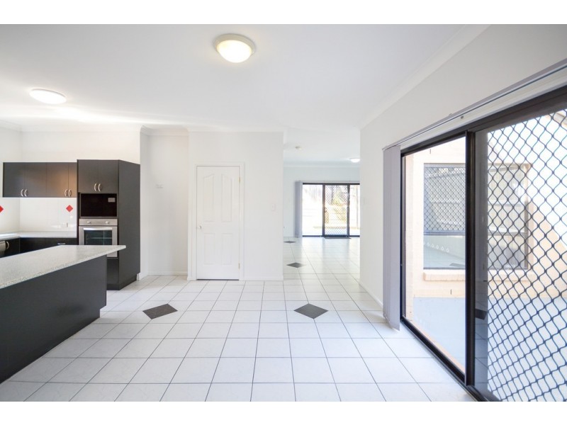 8 Forest Ridge Court, Springfield Lakes QLD 4300