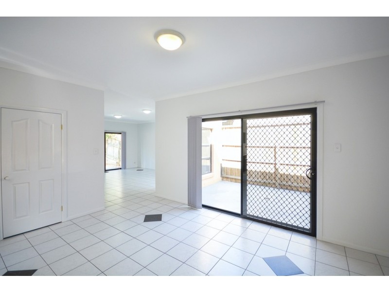 8 Forest Ridge Court, Springfield Lakes QLD 4300