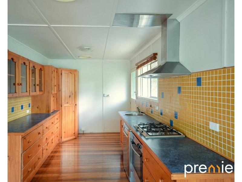 11 Tessman Street, Riverview QLD 4303