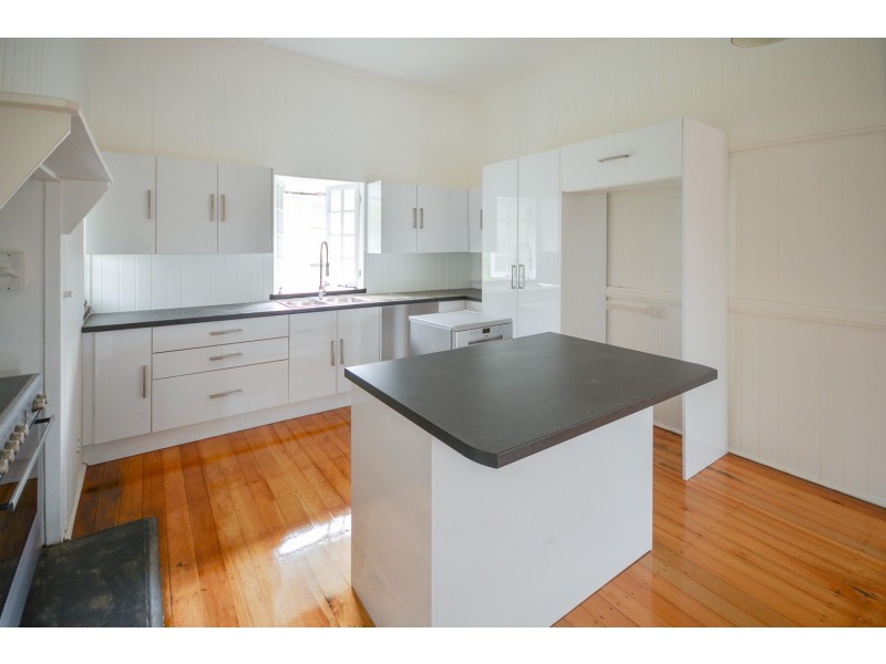 102 Smiths Road, Goodna QLD 4300