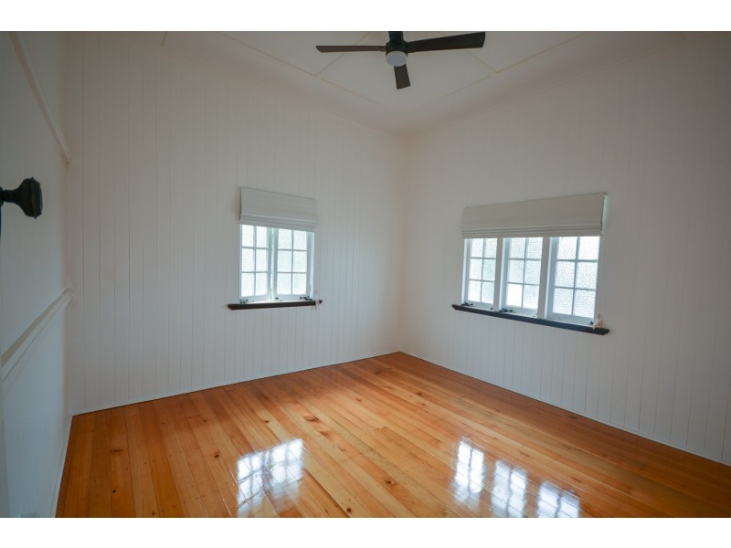 102 Smiths Road, Goodna QLD 4300