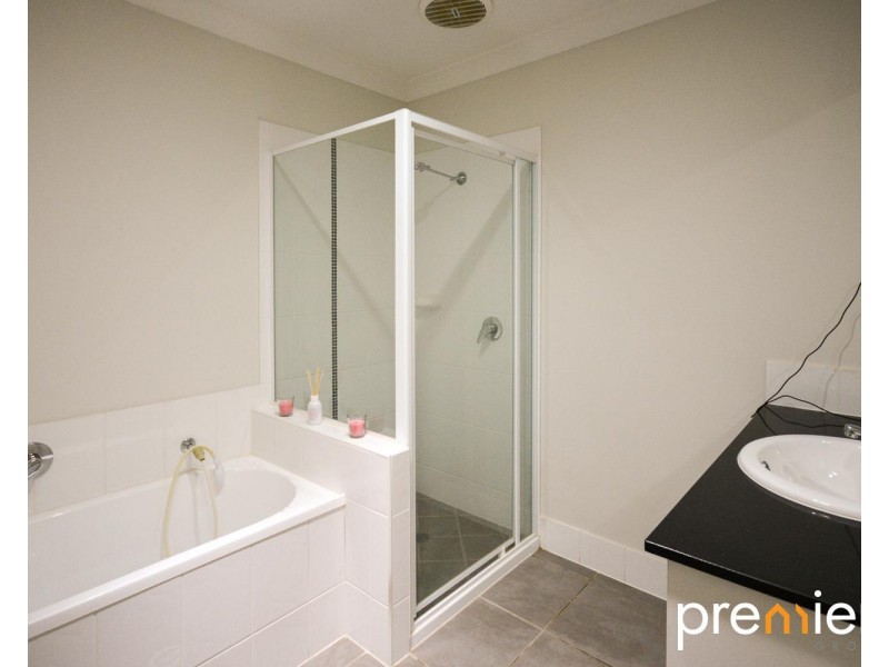 1/27 Belle Court, Redbank QLD 4301