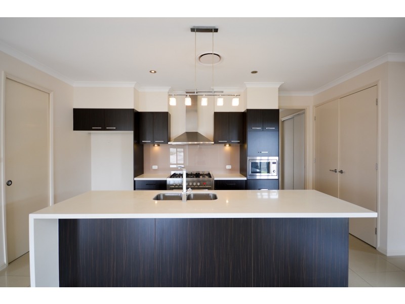 17 Stanbury Drive, Goodna QLD 4300