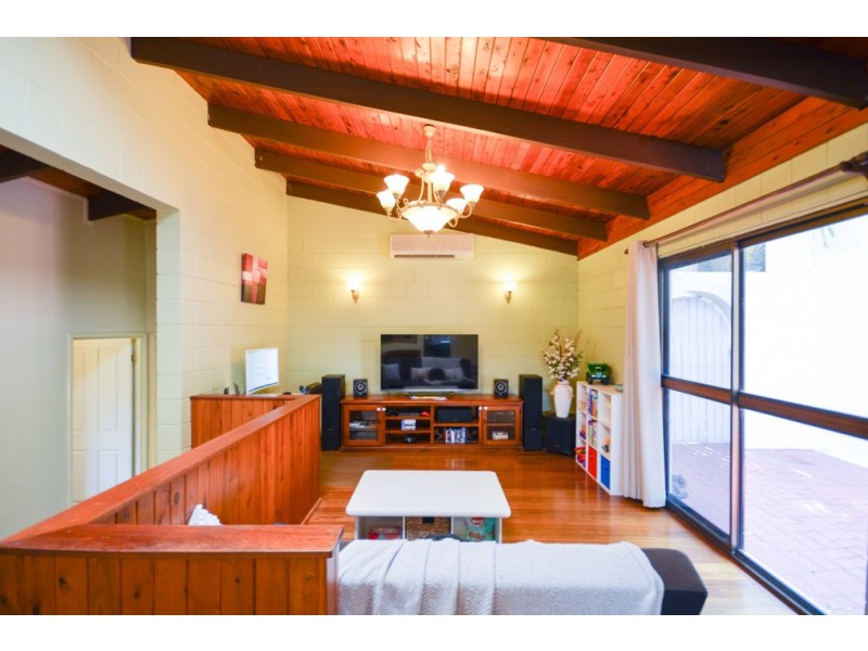 9 Surrey Road, Bellbird Park QLD 4300