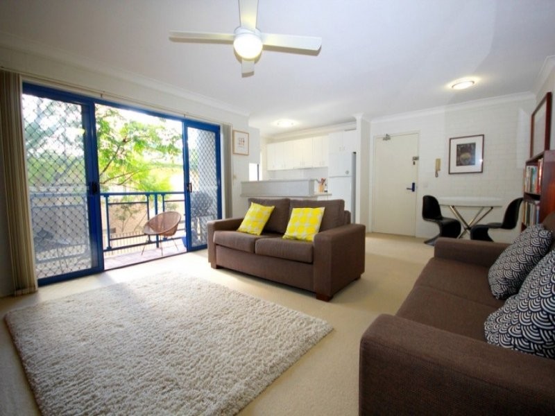 3/26 Wellington Street, Coorparoo QLD 4151